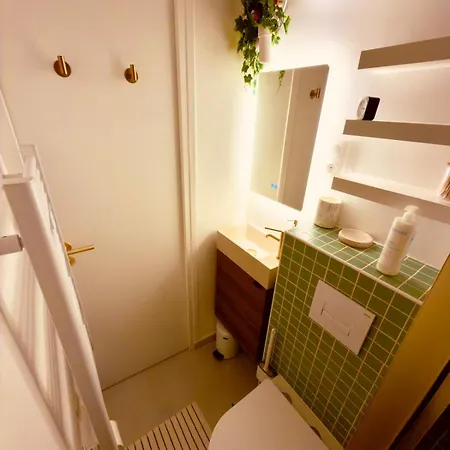 Charming Renovated Air Conditioned Studio, Pantheon, Notre Dame Parijs