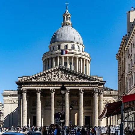Charming Renovated Air Conditioned Studio, Pantheon, Notre Dame Paris